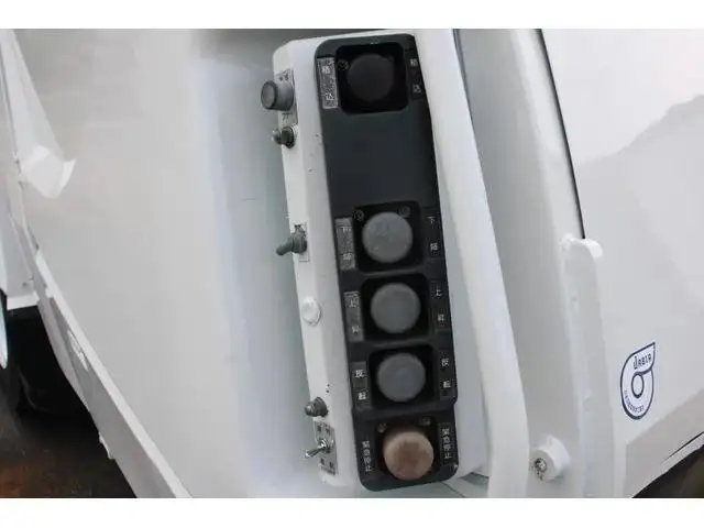 いすゞ エルフ 小型 パッカー車 プレス式 の中古トラック画像7
