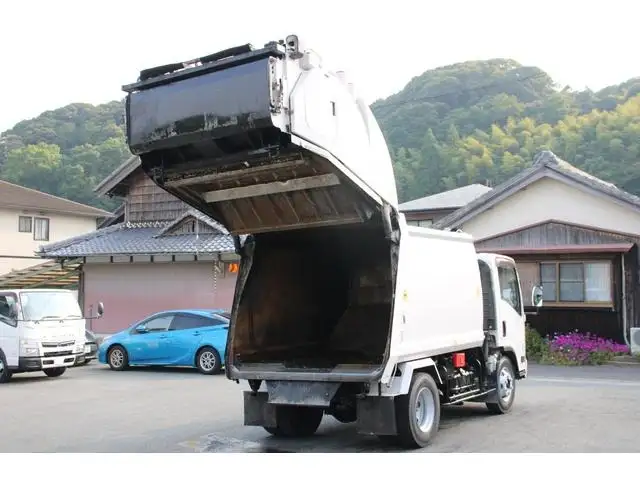 いすゞ エルフ 小型 パッカー車 プレス式 の中古トラック画像3