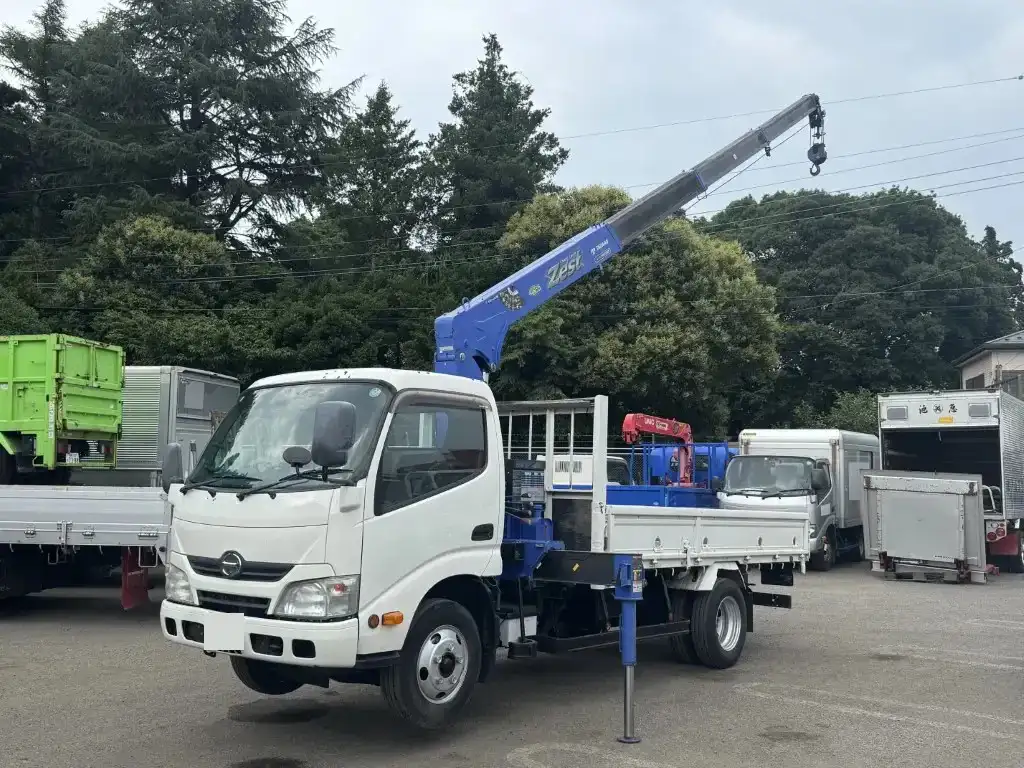 日野 デュトロ 小型 クレーン付 4段 ラジコン の中古トラック【車両No.192190】