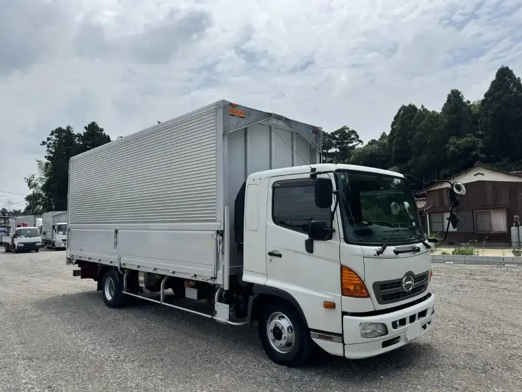 日野 レンジャー 中型/増トン ウイング エアサス ベッドの中古トラック画像2