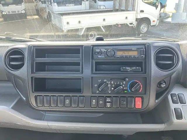 日野 デュトロ 小型 平ボディ 2RG-XZU710M R2の中古トラック画像13