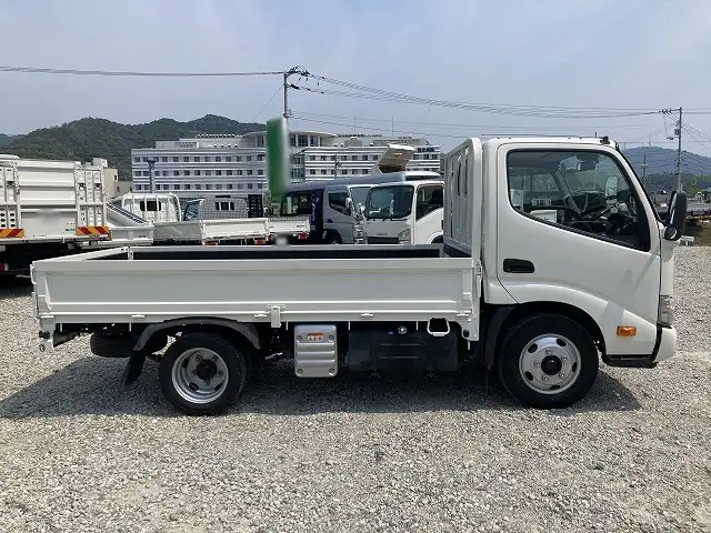 トヨタ ダイナ 小型 平ボディ 2RG-XZC605 R2の中古トラック画像3