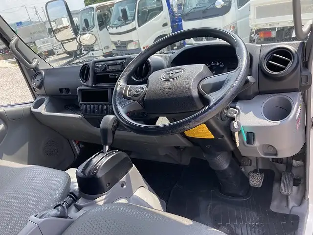 トヨタ ダイナ 小型 平ボディ 2RG-XZC605 R2の中古トラック画像10
