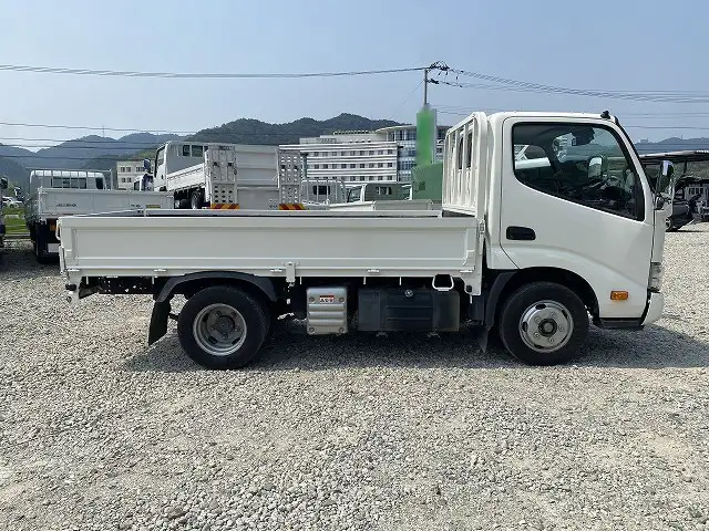 トヨタ ダイナ 小型 平ボディ 2RG-XZU605 R2の中古トラック画像3