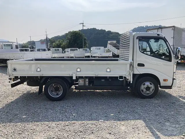 日野 デュトロ 小型 平ボディ 床鉄板 2RG-XZU645Mの中古トラック画像3