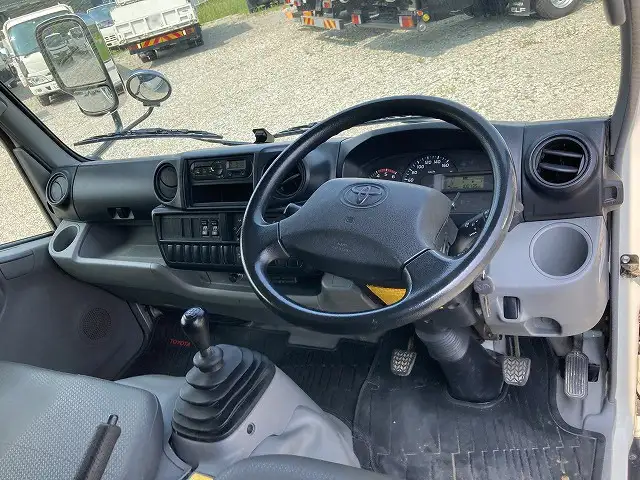 トヨタ ダイナ 小型 平ボディ Wキャブ QDF-KDY231の中古トラック画像11