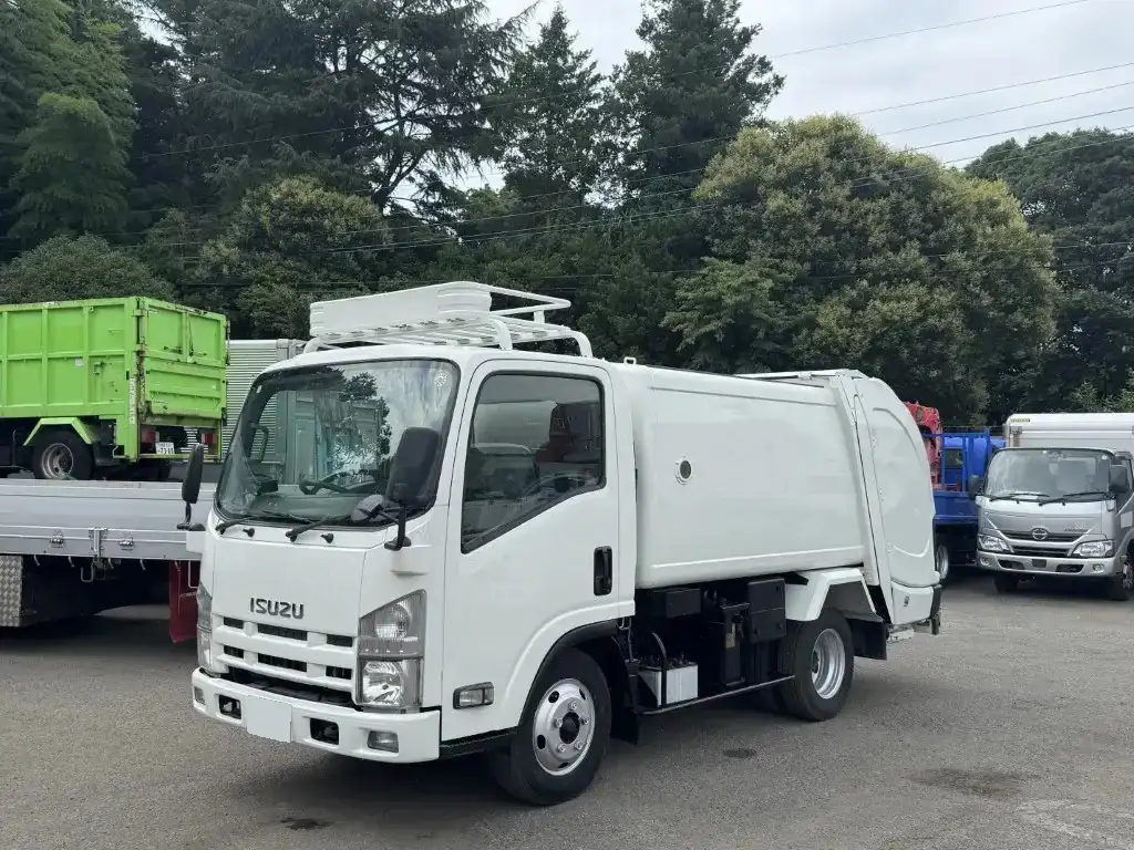 いすゞ エルフ 小型 パッカー車 巻き込み式 回転ダンプ式 の中古トラック【車両No.192418】