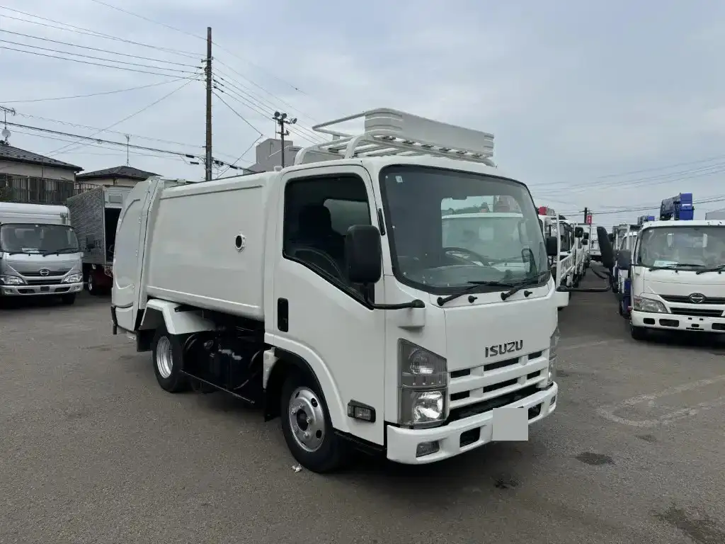 いすゞ エルフ 小型 パッカー車 巻き込み式 回転ダンプ式の中古トラック画像2