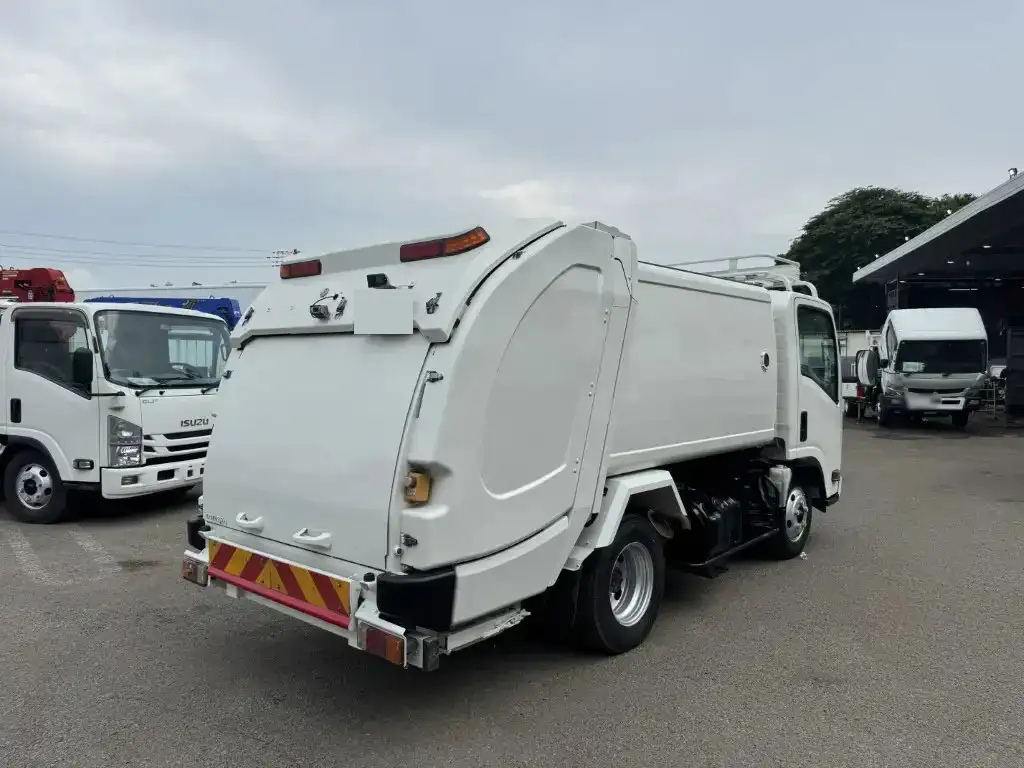 いすゞ エルフ 小型 パッカー車 巻き込み式 回転ダンプ式の中古トラック画像3