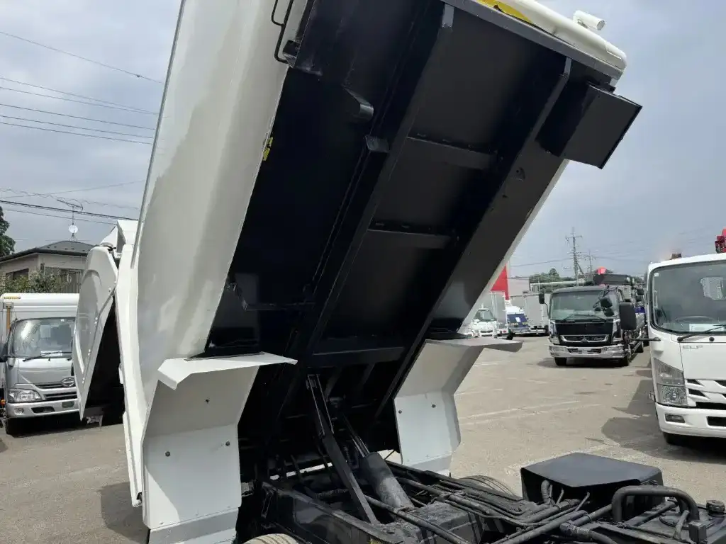 いすゞ エルフ 小型 パッカー車 巻き込み式 回転ダンプ式の中古トラック画像16