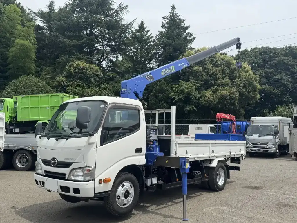 日野 デュトロ 小型 クレーン付 3段 ラジコン の中古トラック【車両No.192403】