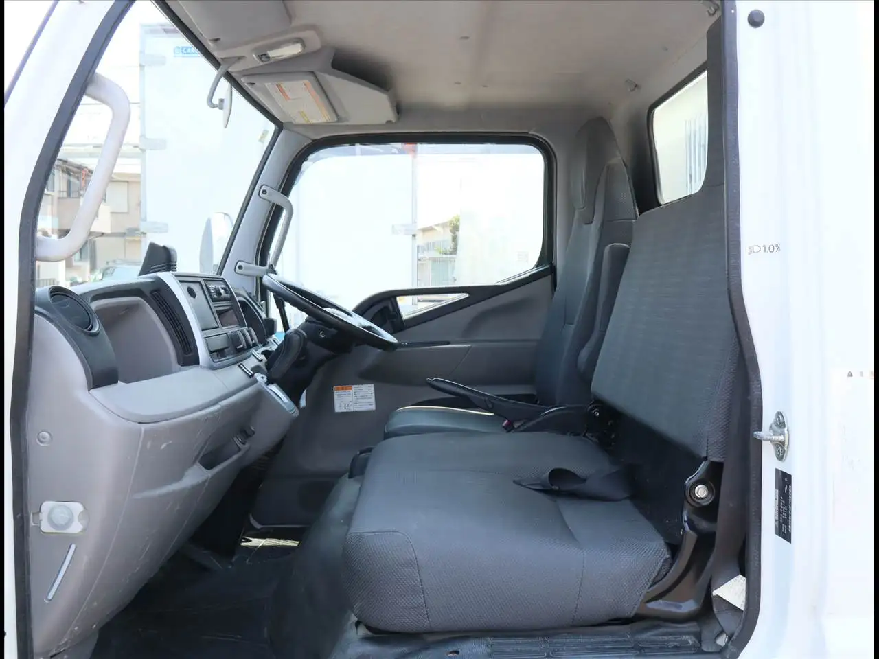 日産 アトラス 小型 ダンプ 2RG-FBA3W R2の中古トラック画像10