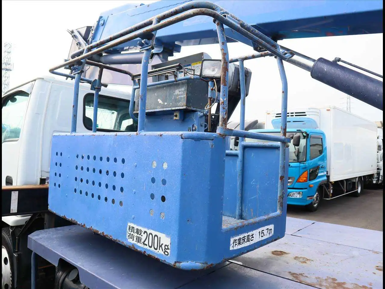 いすゞ エルフ 小型 高所・建柱車 高所作業車 BKG-NKR85Nの中古トラック画像10
