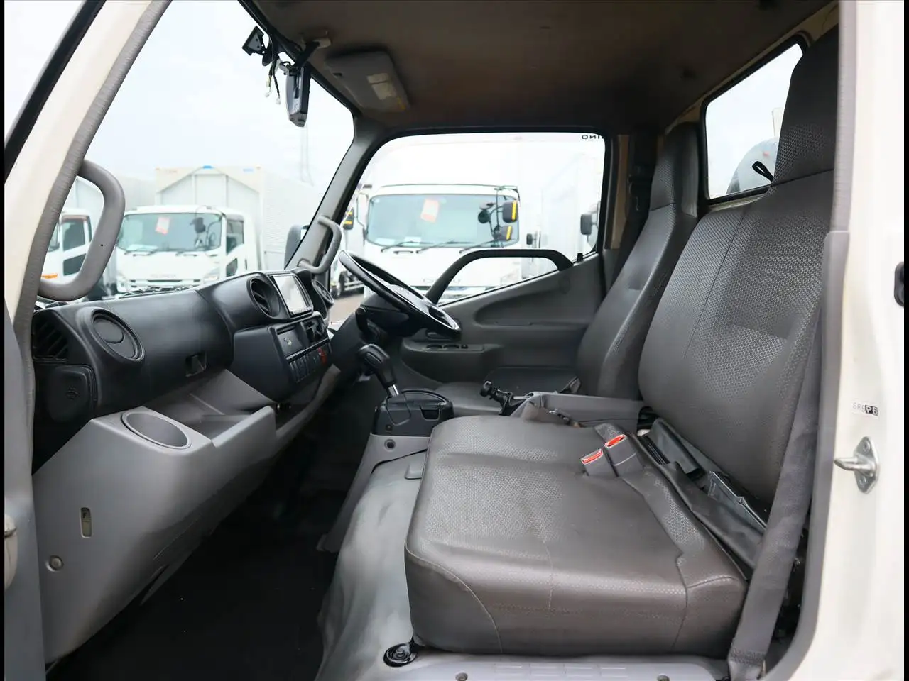 日野 デュトロ 小型 高所・建柱車 高所作業車 電工仕様の中古トラック画像13