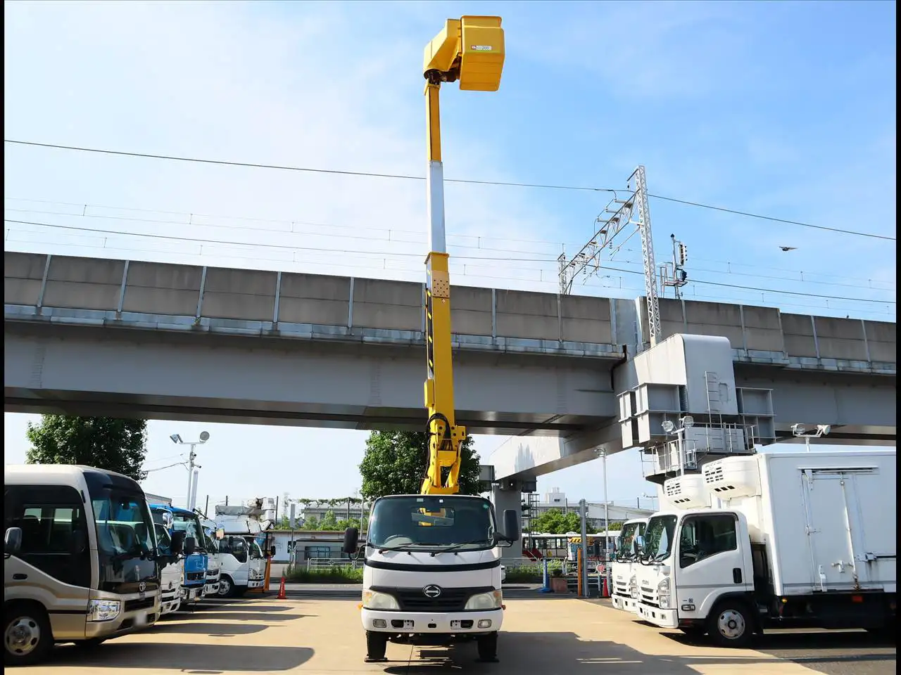 日野 デュトロ 小型 高所・建柱車 高所作業車 電工仕様の中古トラック画像5