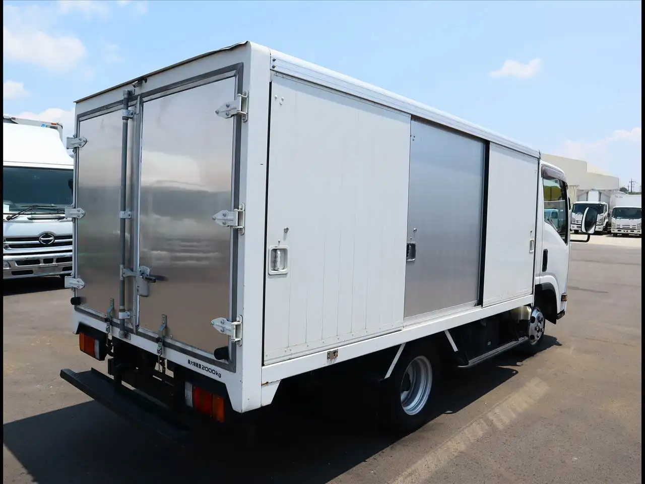 いすゞ エルフ 小型 アルミバン ボトルカー サイドドアの中古トラック画像3