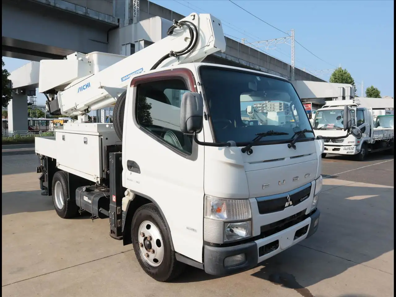 三菱 キャンター 小型 高所・建柱車 高所作業車 TPG-FEA50の中古トラック画像2