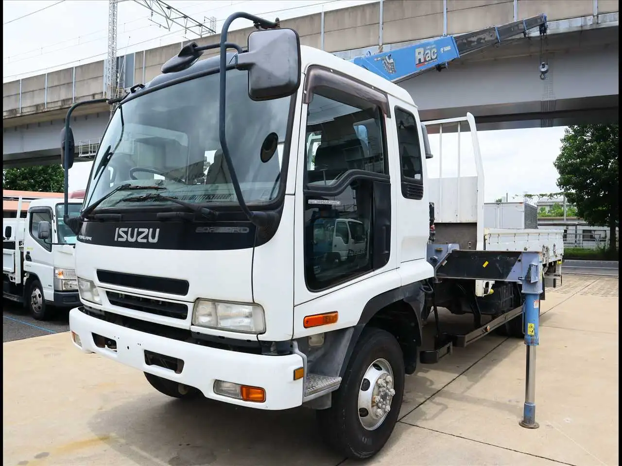 いすゞ フォワード 中型/増トン クレーン付 4段 ラジコン の中古トラック【車両No.192555】