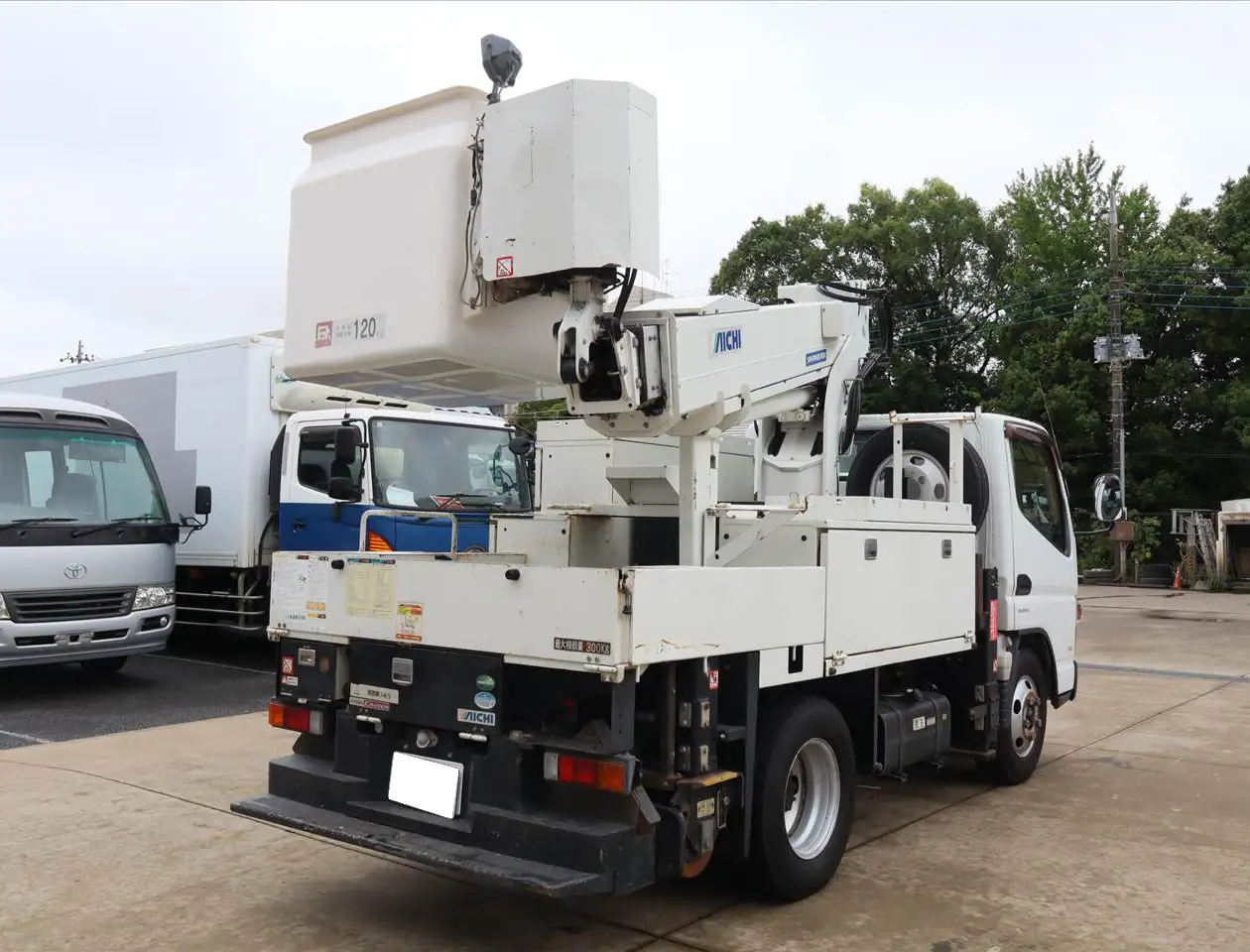 三菱 キャンター 小型 高所・建柱車 高所作業車 電工仕様の中古トラック画像3