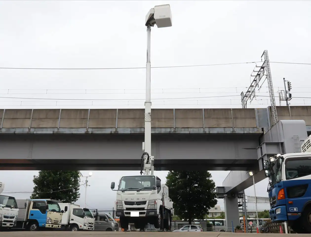 三菱 キャンター 小型 高所・建柱車 高所作業車 電工仕様の中古トラック画像5