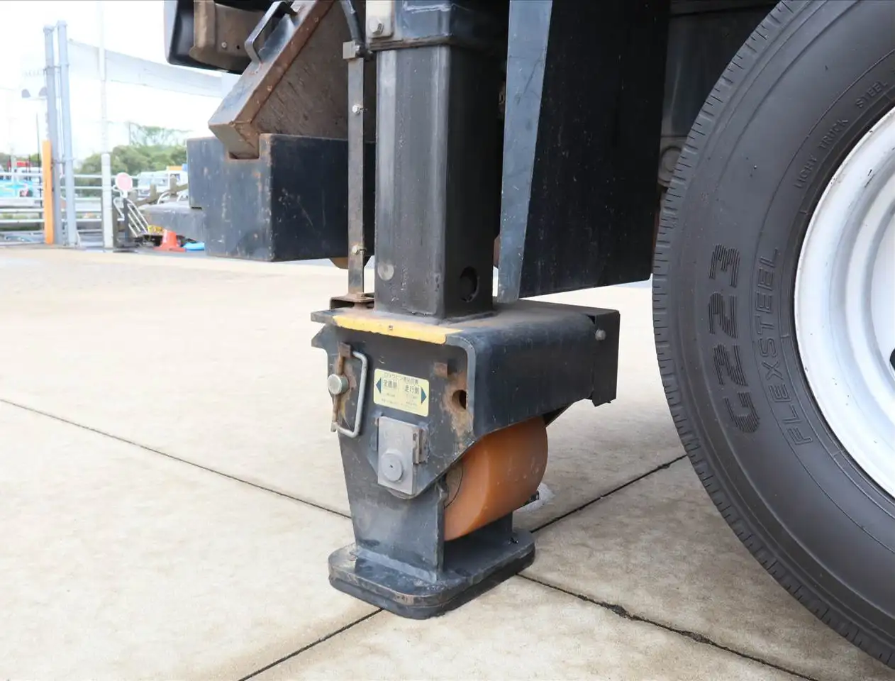 三菱 キャンター 小型 高所・建柱車 高所作業車 電工仕様の中古トラック画像14