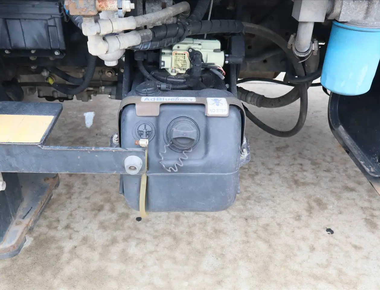 三菱 キャンター 小型 高所・建柱車 高所作業車 電工仕様の中古トラック画像像17