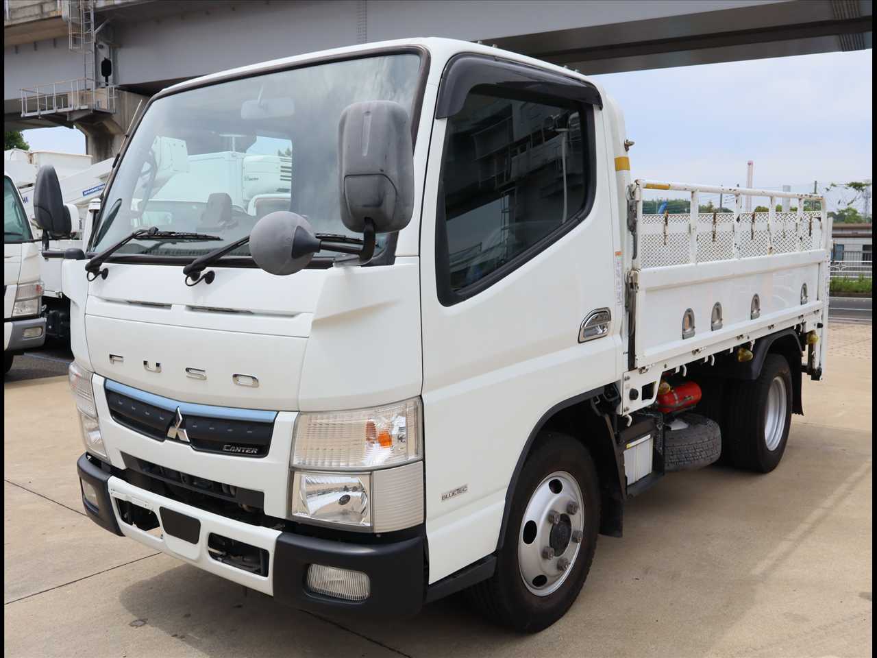 三菱 キャンター 小型 平ボディ パワーゲート SKG-FEA50 の中古トラック【車両No.192617】