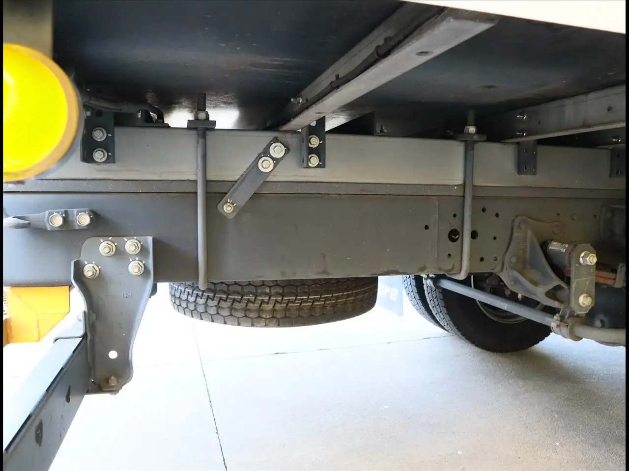 いすゞ エルフ 小型 冷凍冷蔵 中温 床ステンの中古トラック画像18