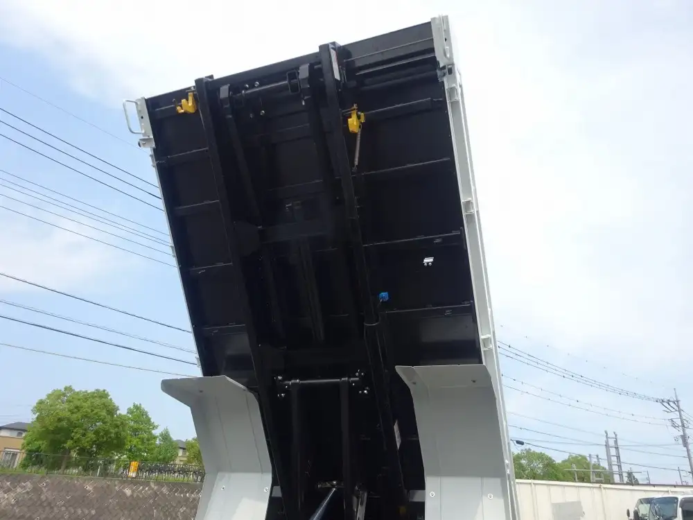 三菱 キャンター 小型 ダンプ ローダー 2RG-FBA60の中古トラック画像像17