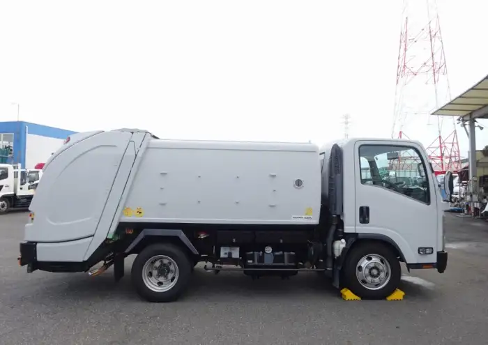 いすゞ エルフ 小型 パッカー車 巻き込み式 回転ダンプ式の中古トラック画像2