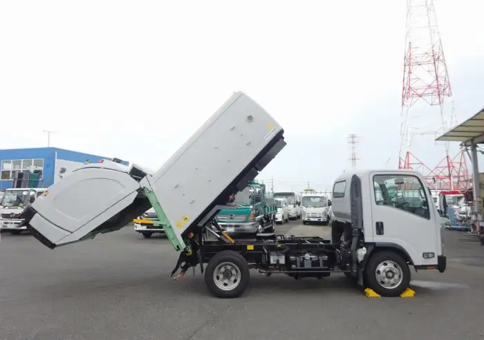 いすゞ エルフ 小型 パッカー車 巻き込み式 回転ダンプ式の中古トラック画像3