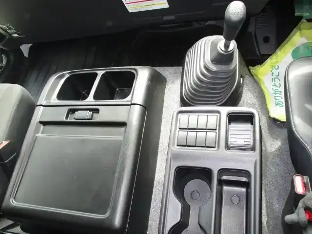 いすゞ フォワード 中型/増トン ウイング エアサス ベッドの中古トラック画像15