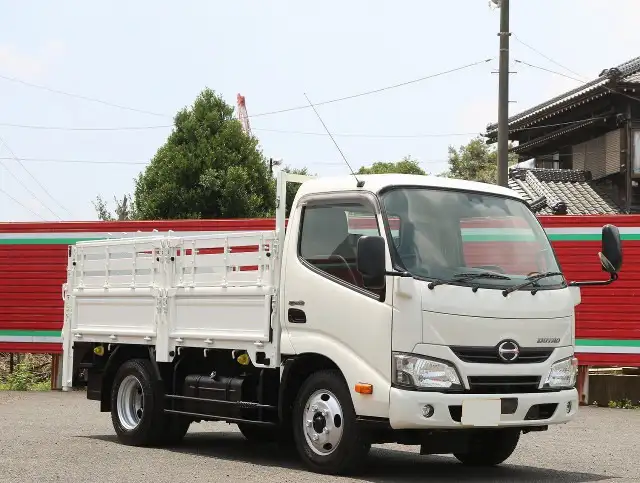 日野 デュトロ 小型 平ボディ パワーゲート 床鉄板の中古トラック画像2