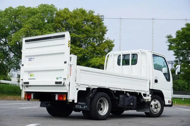 いすゞ エルフ 小型 平ボディ パワーゲート 床鉄板の中古トラック画像3