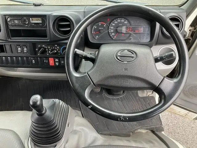 日野 デュトロ 小型 平ボディ Wキャブ TKG-XZU605Mの中古トラック画像11