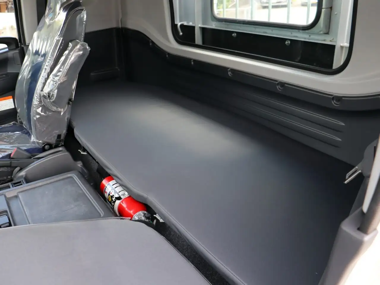いすゞ フォワード 中型/増トン 平ボディ アルミブロック ベッドの中古トラック画像13