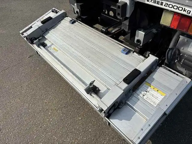 いすゞ エルフ 小型 アルミバン パワーゲート シャッター式の中古トラック画像10