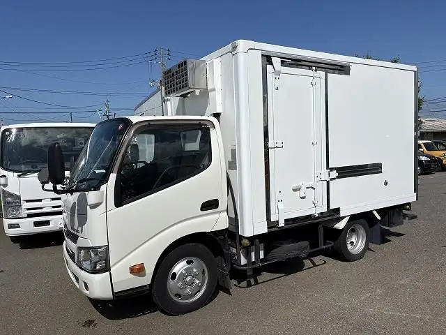 日野 デュトロ 小型 冷凍冷蔵 中温 床ステンの中古トラック画像1