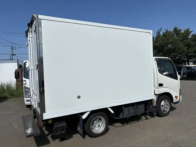 日野 デュトロ 小型 冷凍冷蔵 中温 床ステンの中古トラック画像5