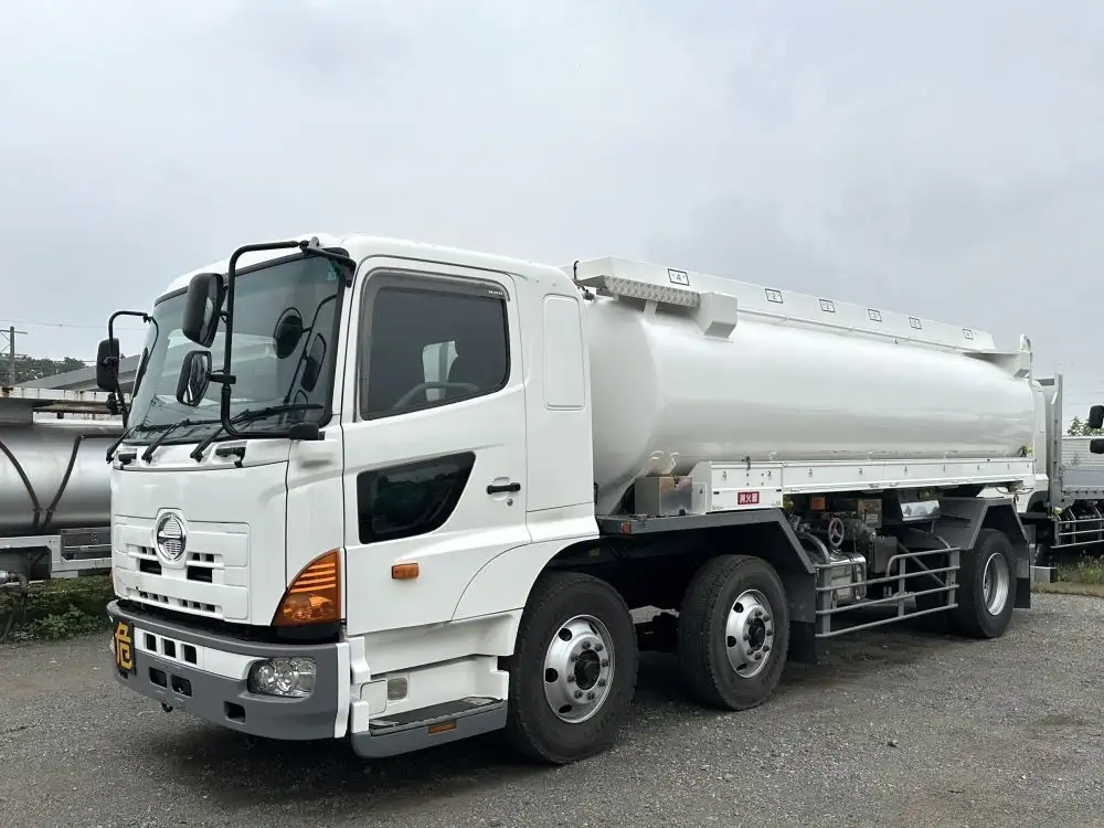日野 プロフィア 大型 タンク車 ローリー BDG-GN1APYAの中古トラック画像1