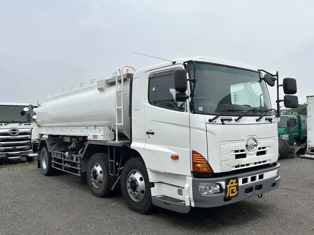日野 プロフィア 大型 タンク車 ローリー BDG-GN1APYAの中古トラック画像3