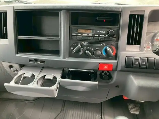 いすゞ エルフ 小型 平ボディ Wキャブ の中古トラック画像12