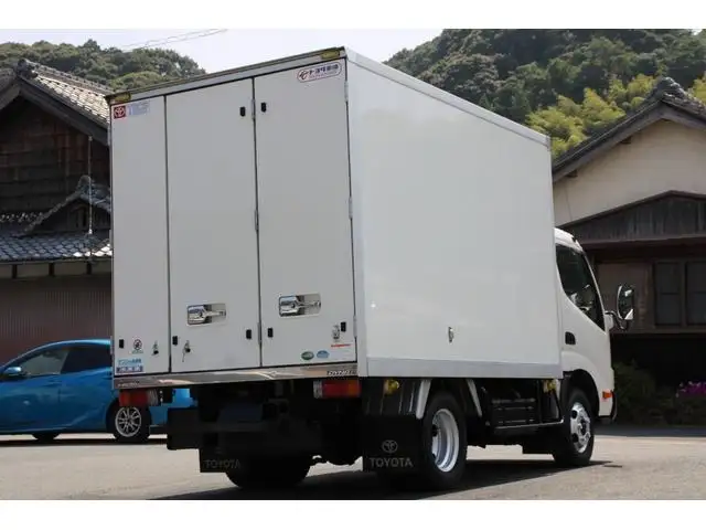トヨタ ダイナ 小型 冷凍冷蔵 中温 床ステンの中古トラック画像2