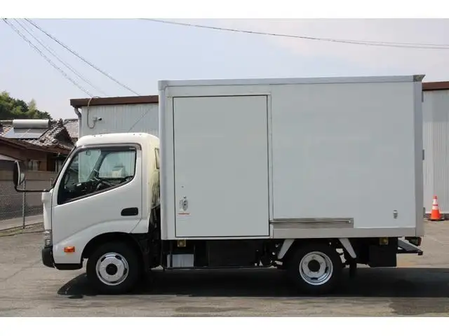 トヨタ ダイナ 小型 冷凍冷蔵 中温 床ステンの中古トラック画像3