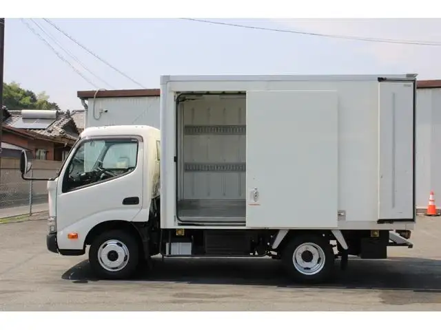トヨタ ダイナ 小型 冷凍冷蔵 中温 床ステンの中古トラック画像4