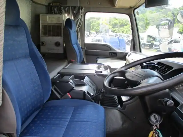 いすゞ ギガ 大型 タンク車 バルク QKG-CYL77AMの中古トラック画像11