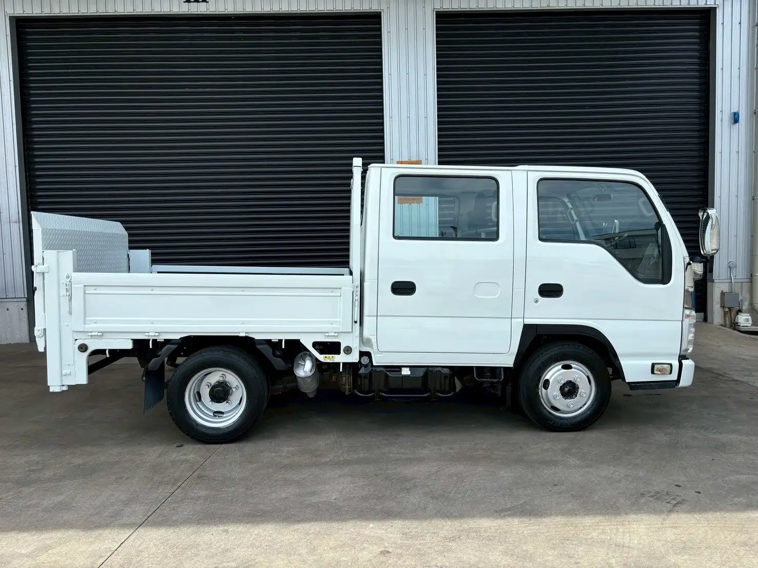 いすゞ エルフ 小型 平ボディ Wキャブ パワーゲートの中古トラック画像2