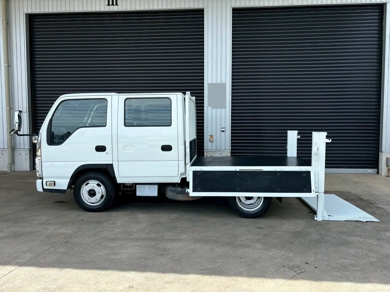 いすゞ エルフ 小型 平ボディ Wキャブ パワーゲートの中古トラック画像8