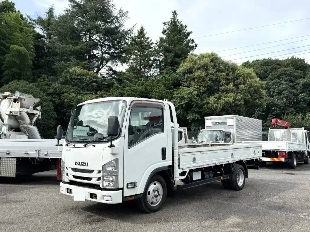 いすゞ エルフ 小型 平ボディ TPG-NMR85AR H28の中古トラック画像1
