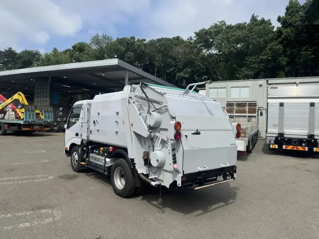 日野 デュトロ 小型 パッカー車 巻き込み式 回転ダンプ式の中古トラック画像4